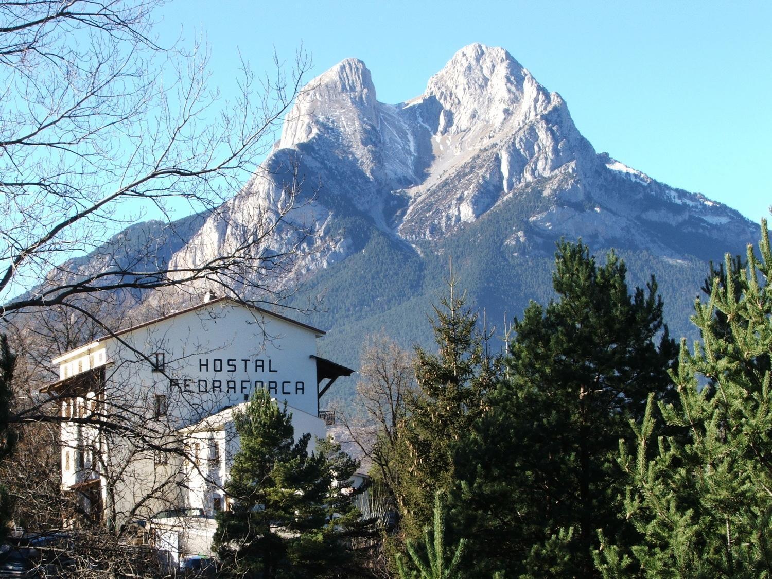 Saldés Hostal Pedraforca מראה חיצוני תמונה