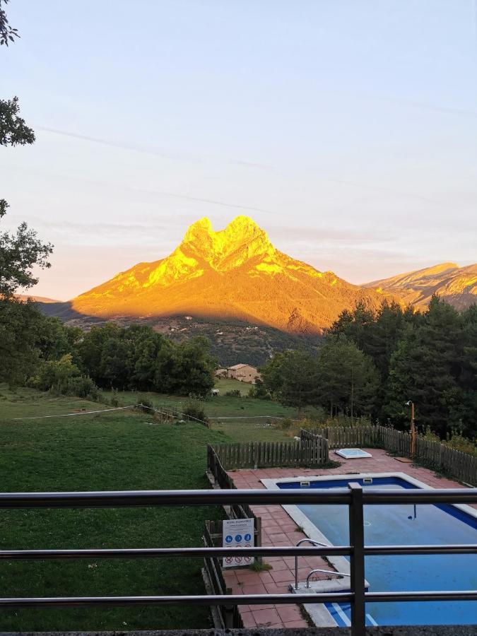 Saldés Hostal Pedraforca מראה חיצוני תמונה